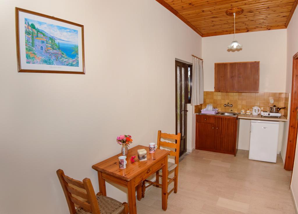 Romantic Studios Lithakia  Habitación foto