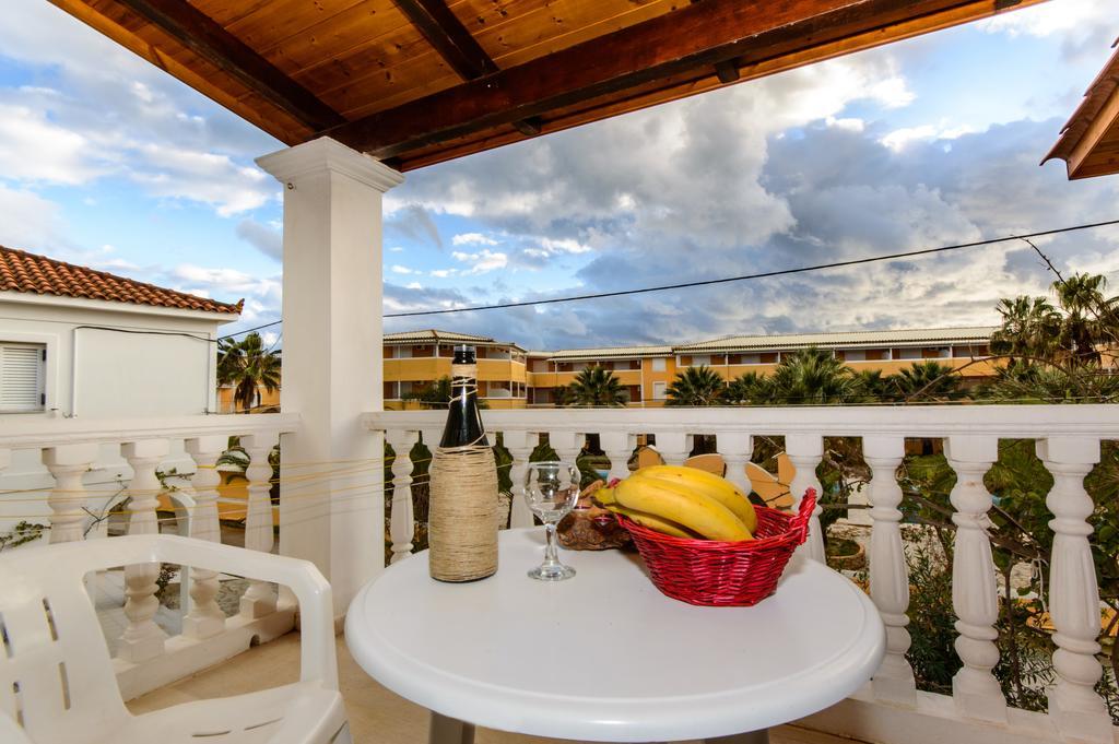 Romantic Studios Lithakia  Habitación foto